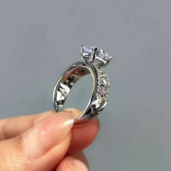 925 Silver White Sapphire Diamond Ring - Picture 2 of 4